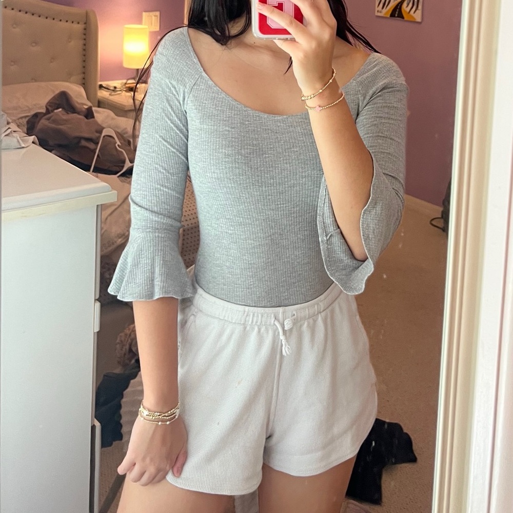 Abercrombie & Fitch Grey Ruffled Bell Sleeve bodysuit